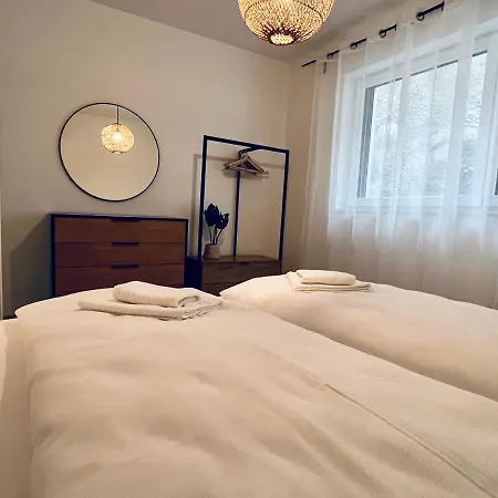 Big Bis Zu 10 Gaesten Moselblick Ad Reichsburg 100m Marktplatz コッヘム